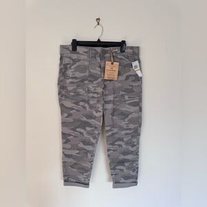 NWT Democracy "Ab” Solution Camo Cargo Pants Size 14